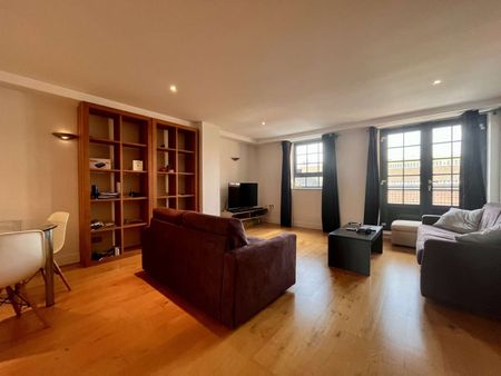 A second floor furnished apartment at St. James Wharf. Viewings to begin W/C 6th July - Photo 2