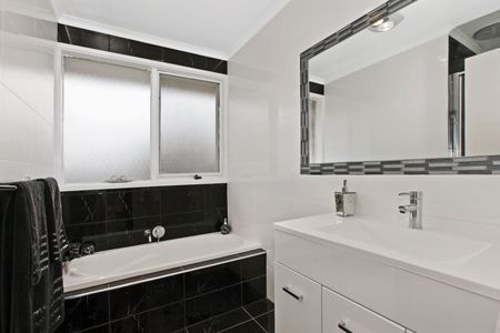 Charming 3-Bedroom Home in Epping - Photo 4