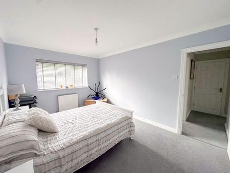 5 bedroom detached house to rent - Photo 4