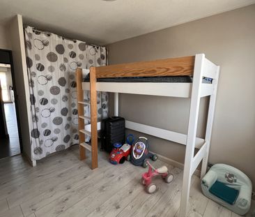 Location Appartement 3 pièces 75m² ST LAURENT DU VAR 06700 - Photo 5