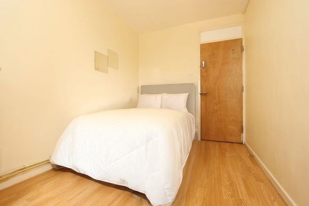Room in a Shared Flat, St Gilles House, E2 - Photo 1