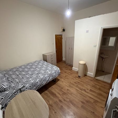 Studio Flat, Mount Pleasant Road, N17 - Photo 3