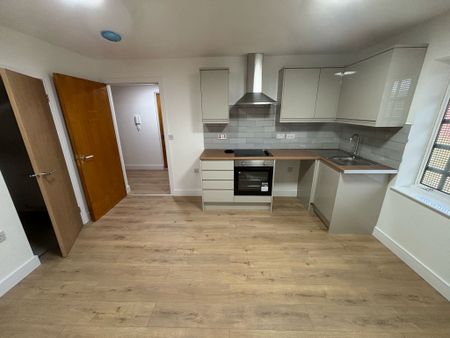 Dawson Road, Lower Stoke - Photo 2