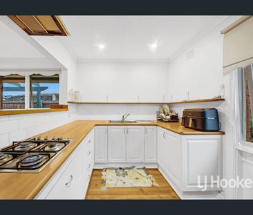 Spacious Family Living in Prime Melton West Location - Photo 5