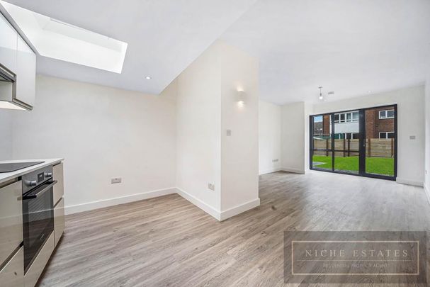 4 bedroom detached bungalow to rent - Photo 1