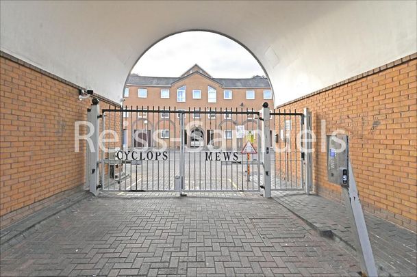 6 bedroom townhouse to rent - Photo 1