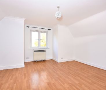 2 bedroom Flat in Woodstock House, Wokingham - Photo 1