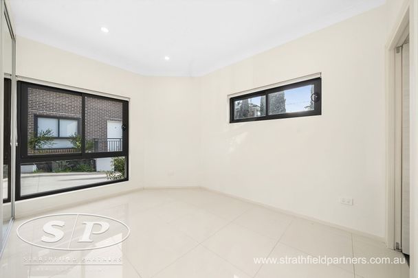 Large and impressive townhouse - Photo 1