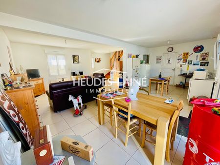Location Maison 4 pièces 99m² VAINS 50300 - Photo 3