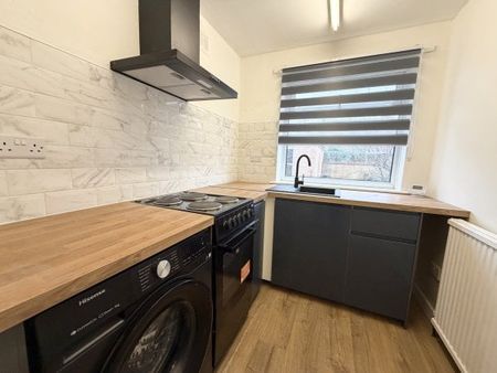 Kings Road, St Helens, WA10 3HT - Photo 3