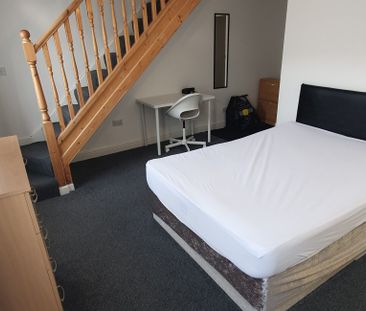 Flat 4, 18 Flora street, Cathays, Cardiff, CF24 4EP - Photo 2