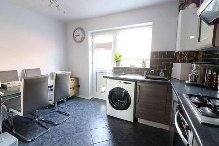 Wiseman Close, Luton, Bedfordshire, LU2 - Photo 4