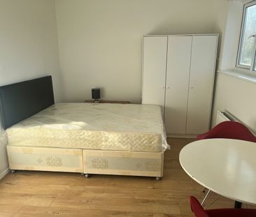 Studio Flat, Vivian Avenue, HA9 - Photo 2