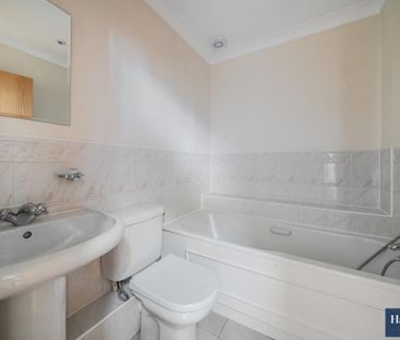 3 bedroom flat to rent - Photo 5
