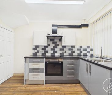 3 bedroom terraced house to rent - Photo 3