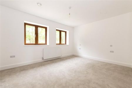 4 bedroom detached house to rent - Photo 2