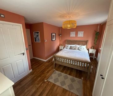 4 Bed Semi-Detached House, Garforth Avenue, M4 - Photo 4