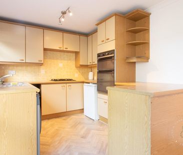 2 Bedroom House - Mid Terrace - Photo 2