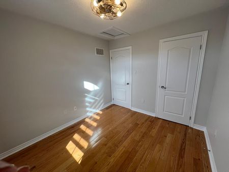 For Lease - 2435 Greenwich Drive Unit# 54, Oakville, Ontario - Photo 5