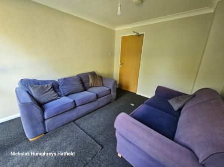 Cheviots, Hatfield, AL10 - Photo 1