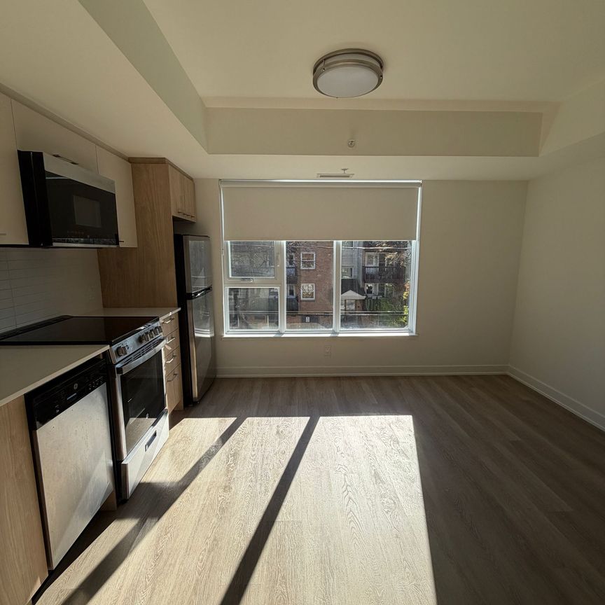 19 Robinson Ave, Ottawa, ON - Photo 1