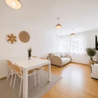 Moderne 2-Zimmer-Wohnung in Stadlau: Top-Lage und hervorragende Anbindung - Photo 1