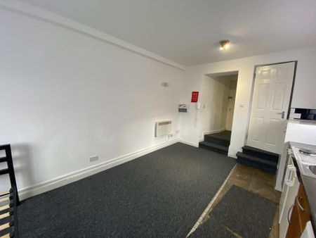 Studio to rent - Photo 2