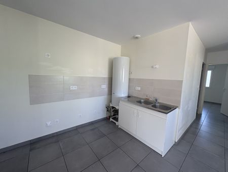 Location Appartement 3 pièces 54m² ST RAMBERT D ALBON 26140 - Photo 5