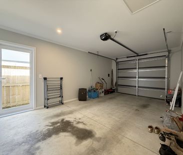 Modern 3-Bedroom House in Wainuiomata - Photo 2