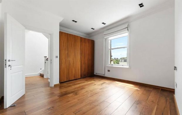 4 bedroom semi-detached house to rent - Photo 1