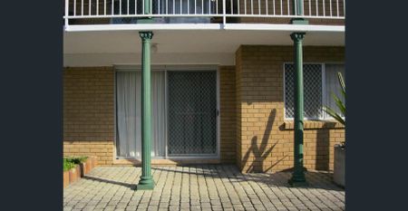 Neat & Low-Maintenance 2 Bedroom Unit - Mt Warren Park - Photo 5