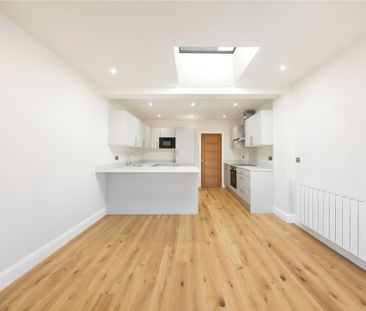 Church Street, EN2, Enfield - Photo 3