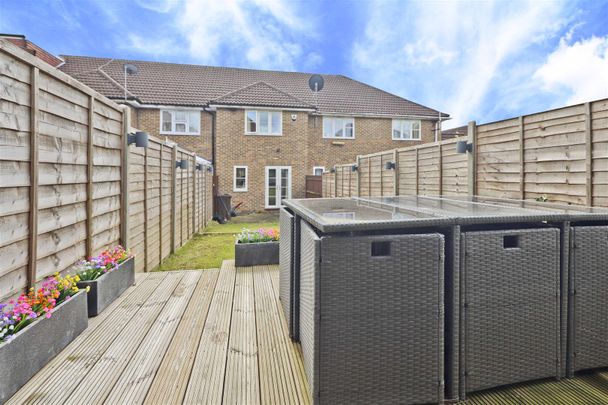 2 bedroom house - mid terrace - Photo 1