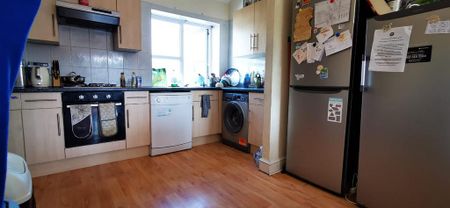 6 bedroom townhouse to rent - Photo 5