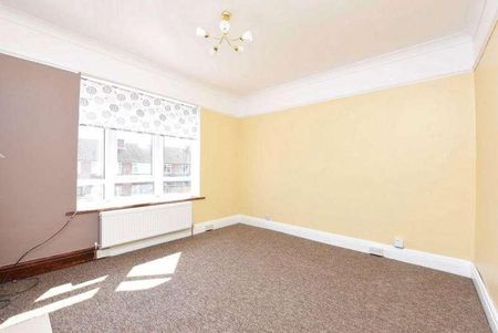 Yorktown Road, College Town, Sandhurst, Berkshire, GU47 - Photo 2