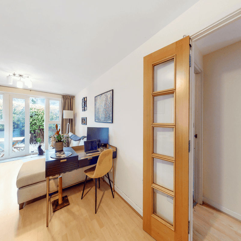 Poynders Road, London, SW4 - Photo 1