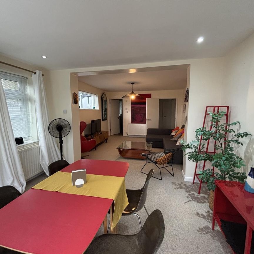 Knoll Hill, Bristol - Photo 1