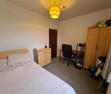 Room 3, 33 Mill Road, Cambridge - Photo 2