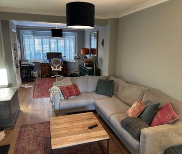 Spacious Double Room in a Friendly Maidenhead Home – Available Now - Photo 2