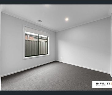 PERFECT FAMILY HOME - Photo 4