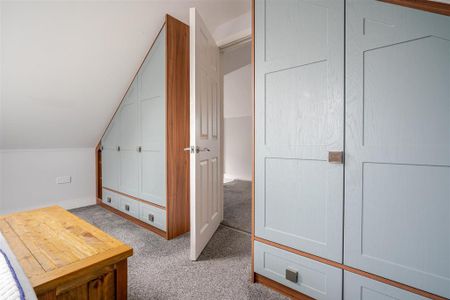 4 bedroom detached bungalow to rent - Photo 4