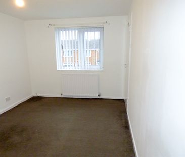 2 bed house to rent in Fox Avenue, South Shields, NE34 - Photo 1