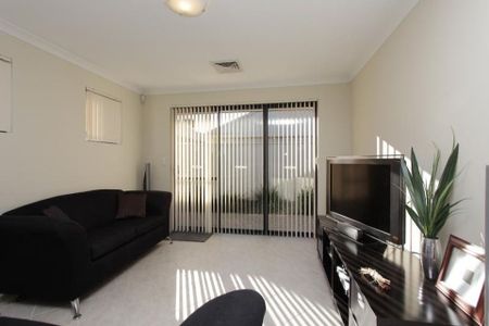 19 Fielder Court, - Photo 2