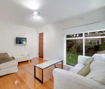 Step into effortless living with a focus on simplicity and convenie... - Photo 1