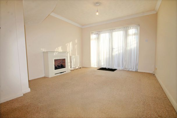 2 bedroom house to rent Pages Lane, Worthing, BN11 - Photo 1