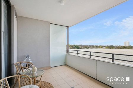 Unfurnished apartment in fantastic location - Photo 2