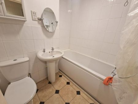 1 bedroom flat to rent - Photo 4