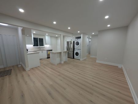 For Lease - 198 Cherrywood Drive, Newmarket, Ontario - Photo 3