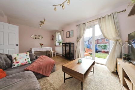 3 bedroom end of terrace house to rent - Photo 2