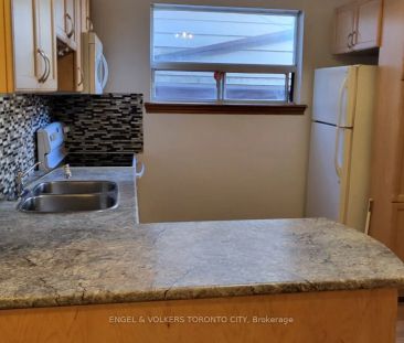 10 Bloomfield Avenue #Main & Bsmt - Photo 1